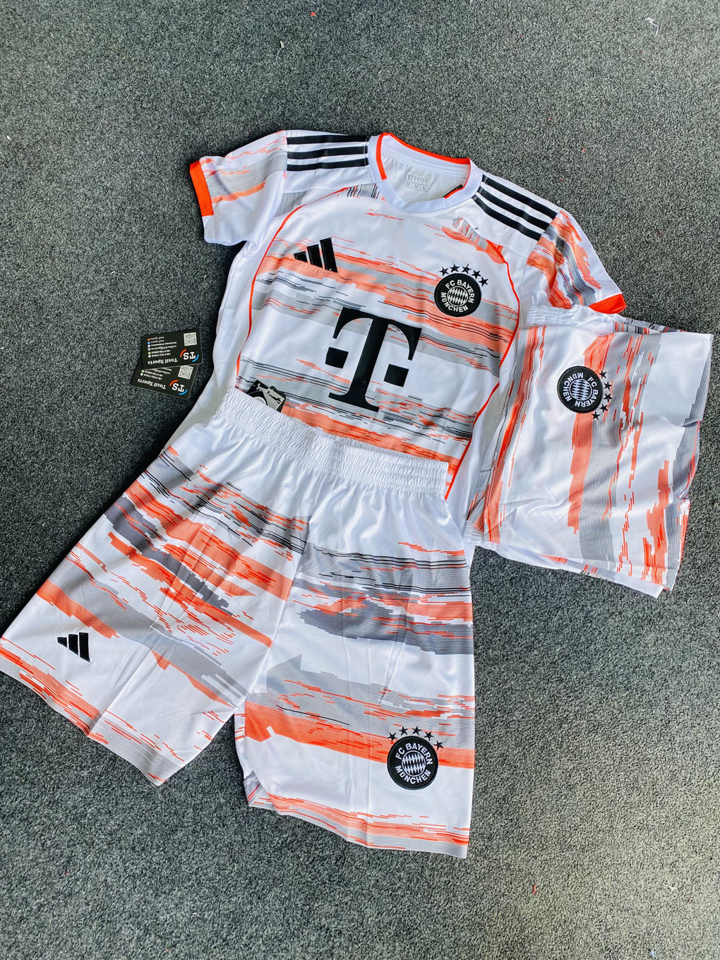 FC Bayern Munich 2025/26 Away (combo set)