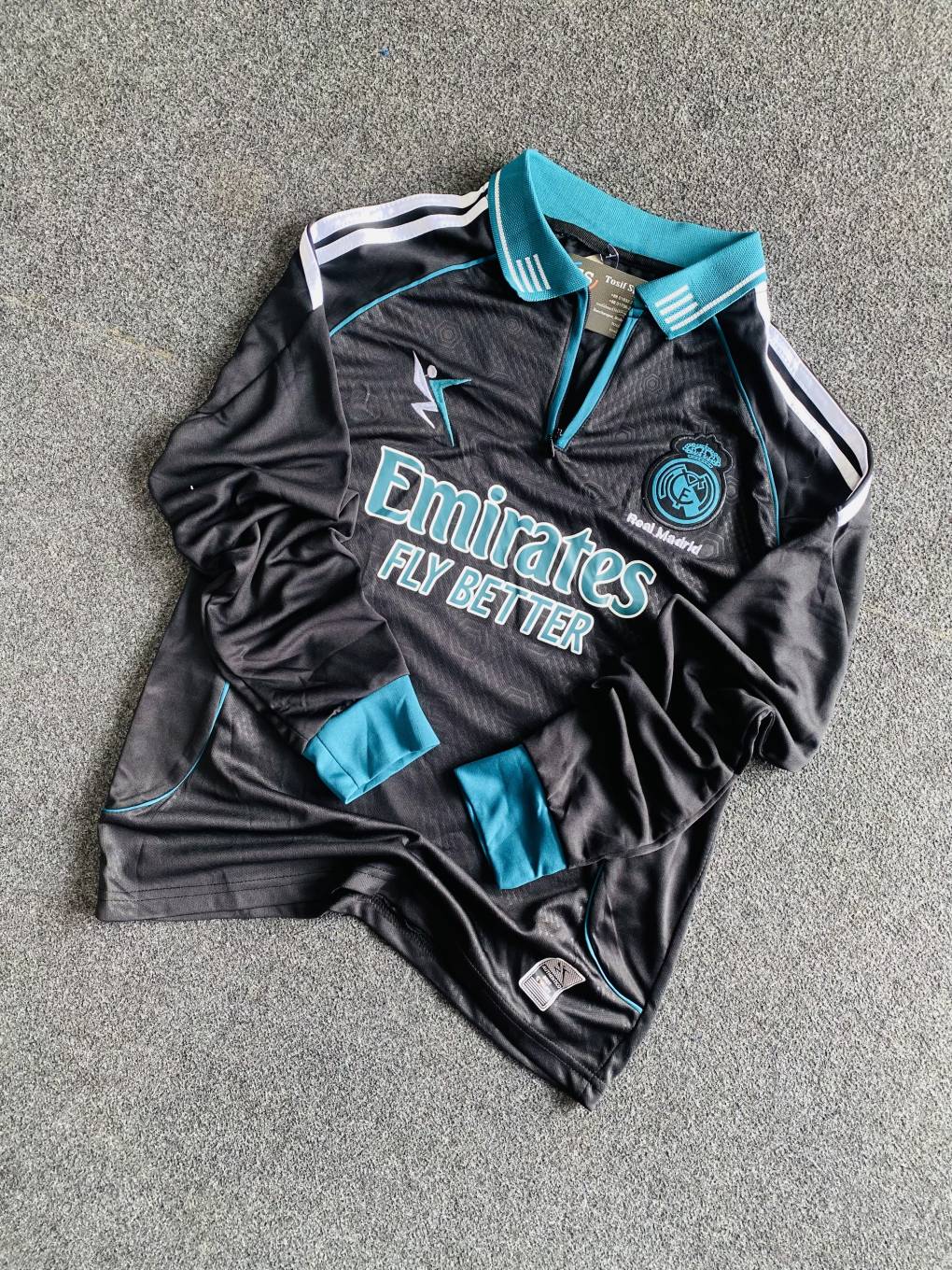 Real Madrid (Emirates) Black Training Top