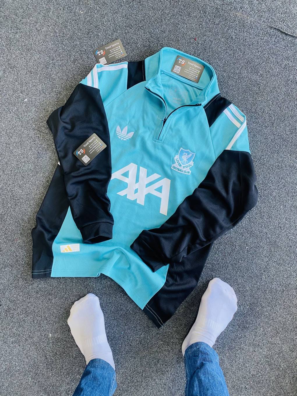 Liverpool (light blue)Training Top