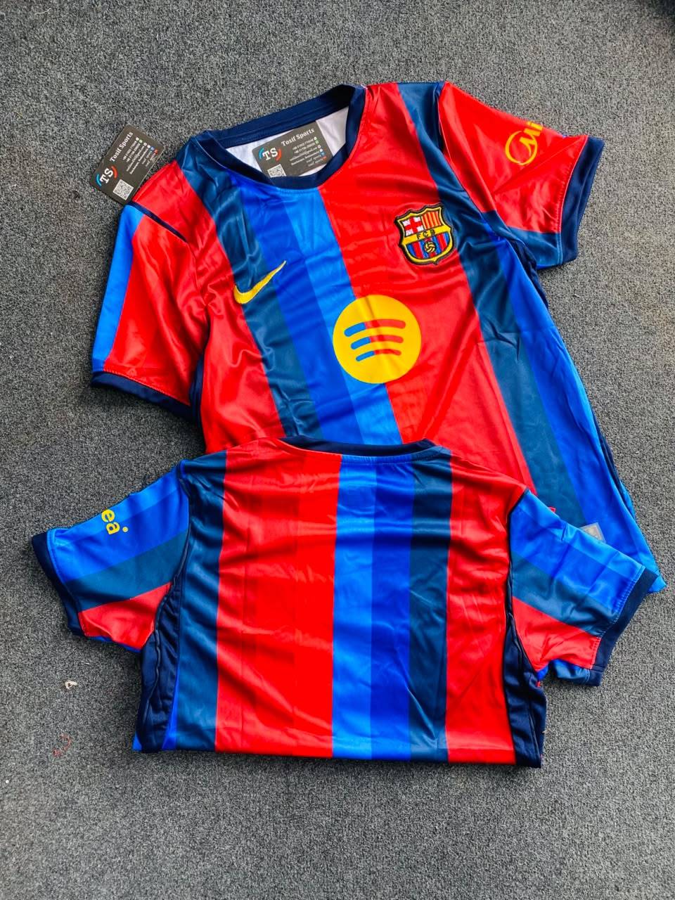 Barcelona 26,27 Home Kit [Haf Sleeve]