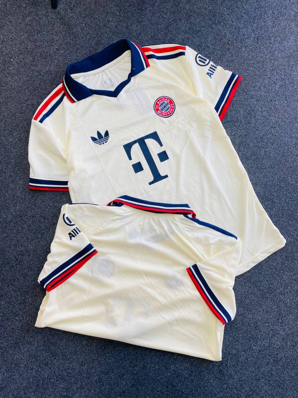 Bayern 26/27 Away Kit [Haf Sleeve]