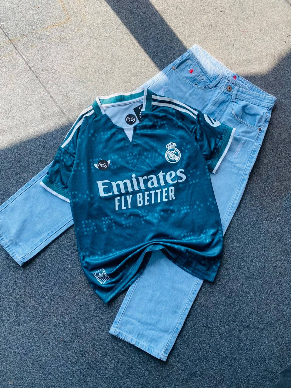 Real Madrid 26-27 Away Kit [Replica Combo]