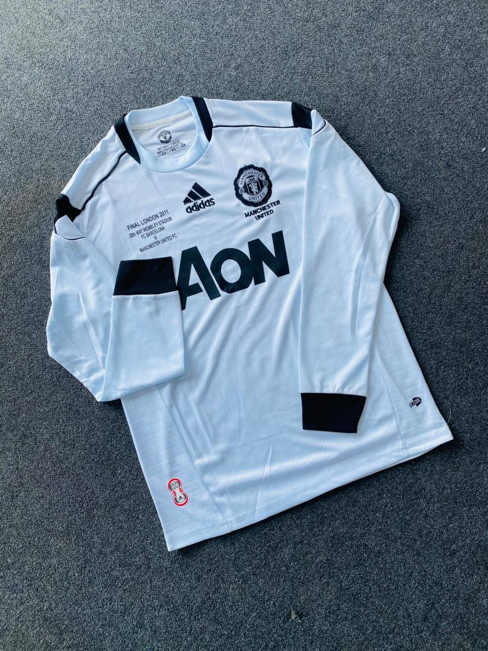 Manchester United away 2011 UEFA Kit [Full Slevee]