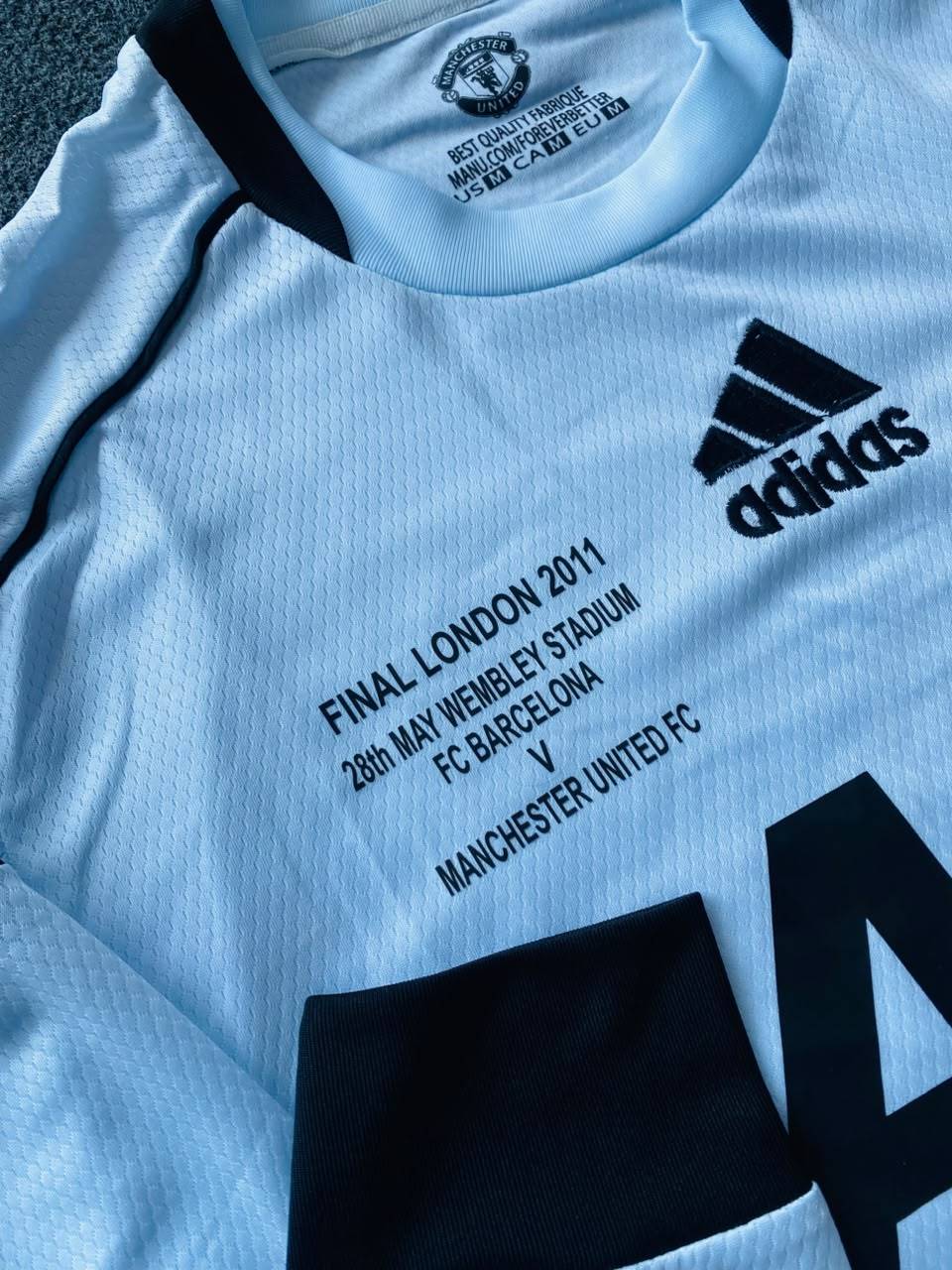 Manchester United away 2011 UEFA Kit [Full Slevee]